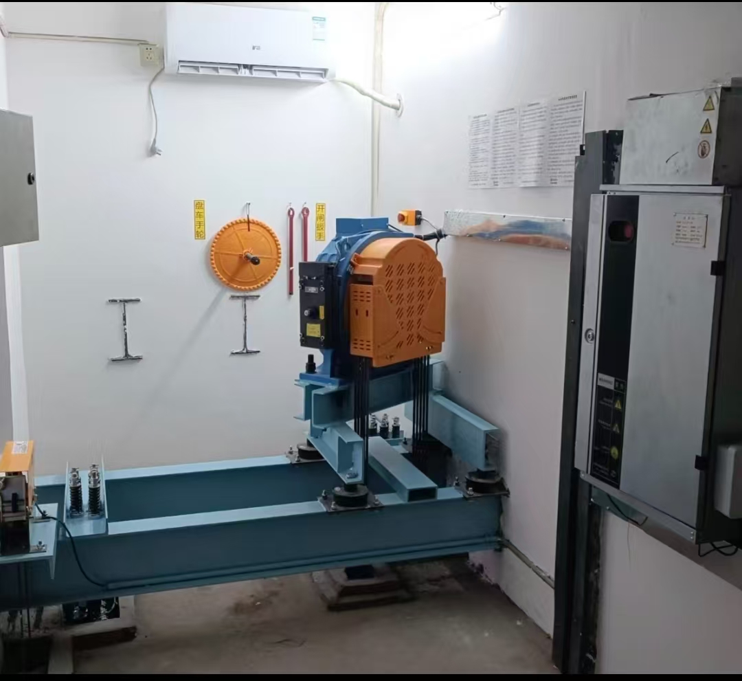 喜訊！北京升華電梯：鴻運(yùn)花園國(guó)補(bǔ)電梯更新項(xiàng)目第一批次圓滿收官，居民錦旗致謝！(圖6)